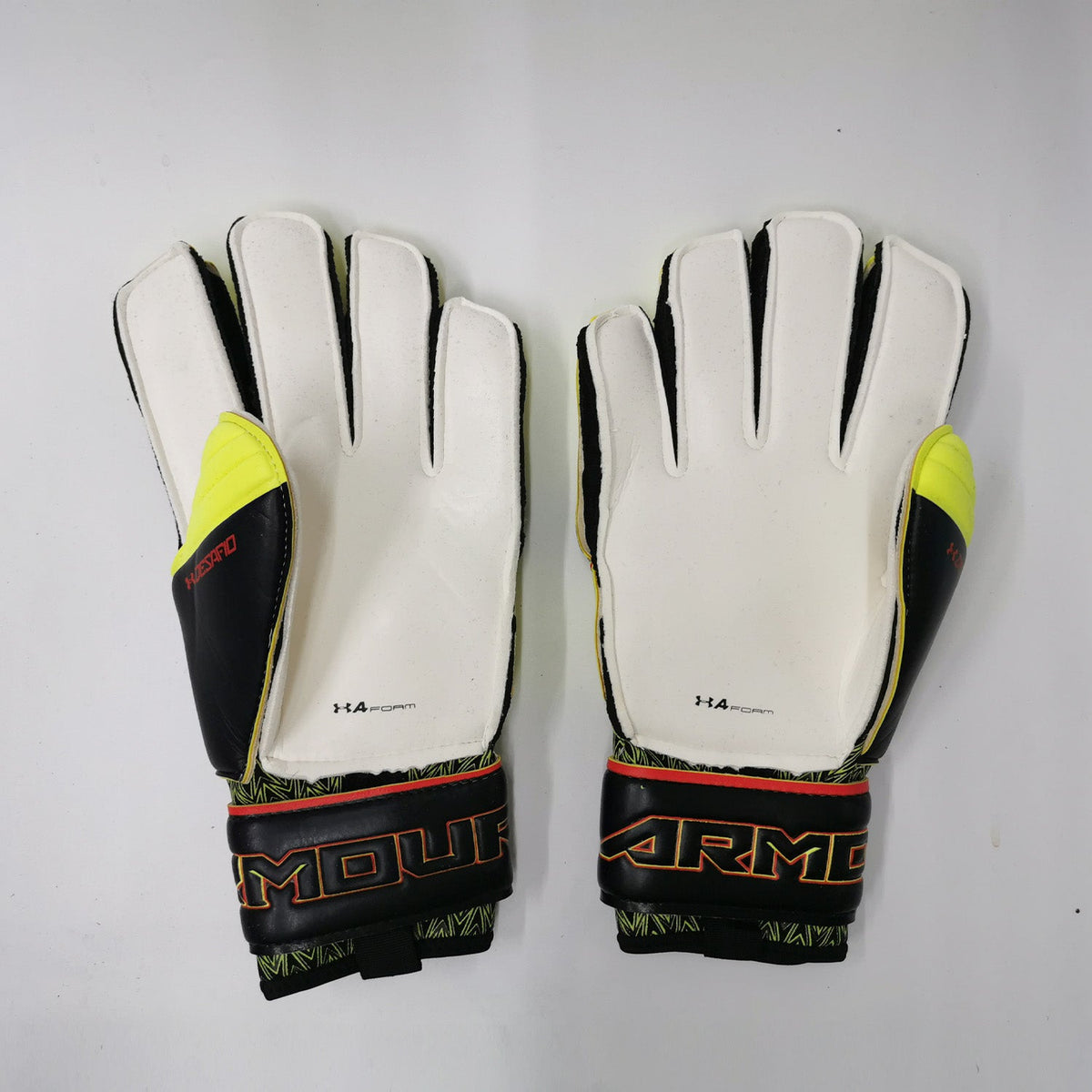 Under Armour full latex gloves Yellow