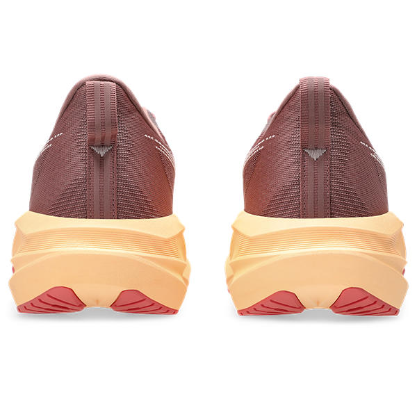 Asics Novablast 5 Rubble Red/Fawn