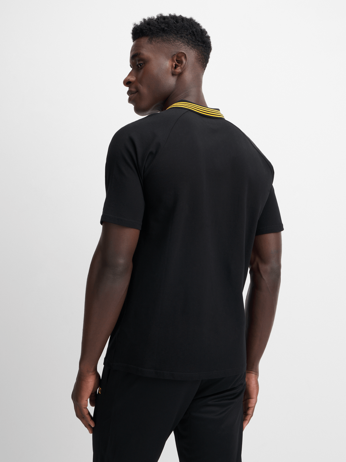 Kappa Men&#39;s Kaizer Chiefs Avrelod Black/Yellow Cotton Polo Golfer Shirt