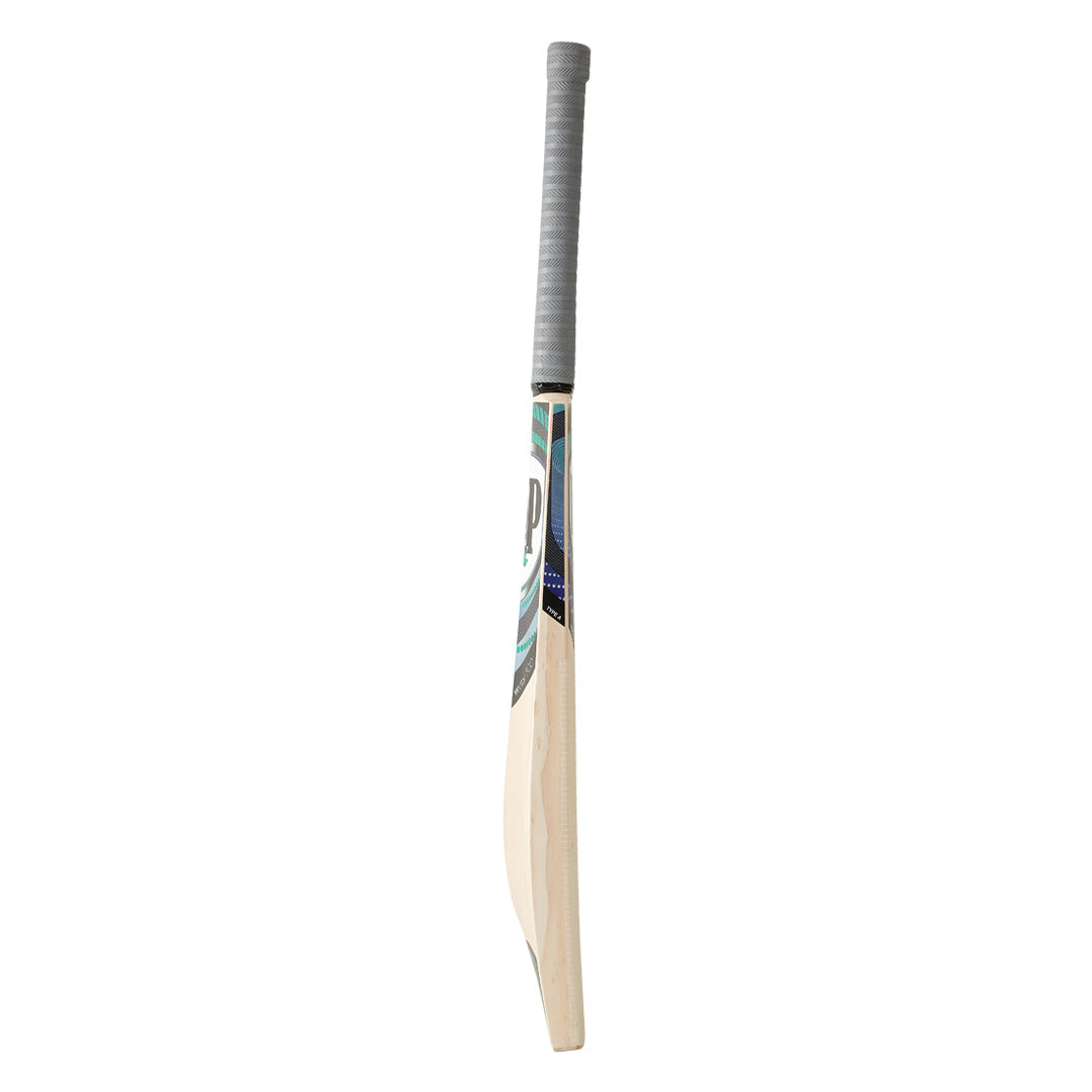 D&amp;P Vector 500 Cricket Bat