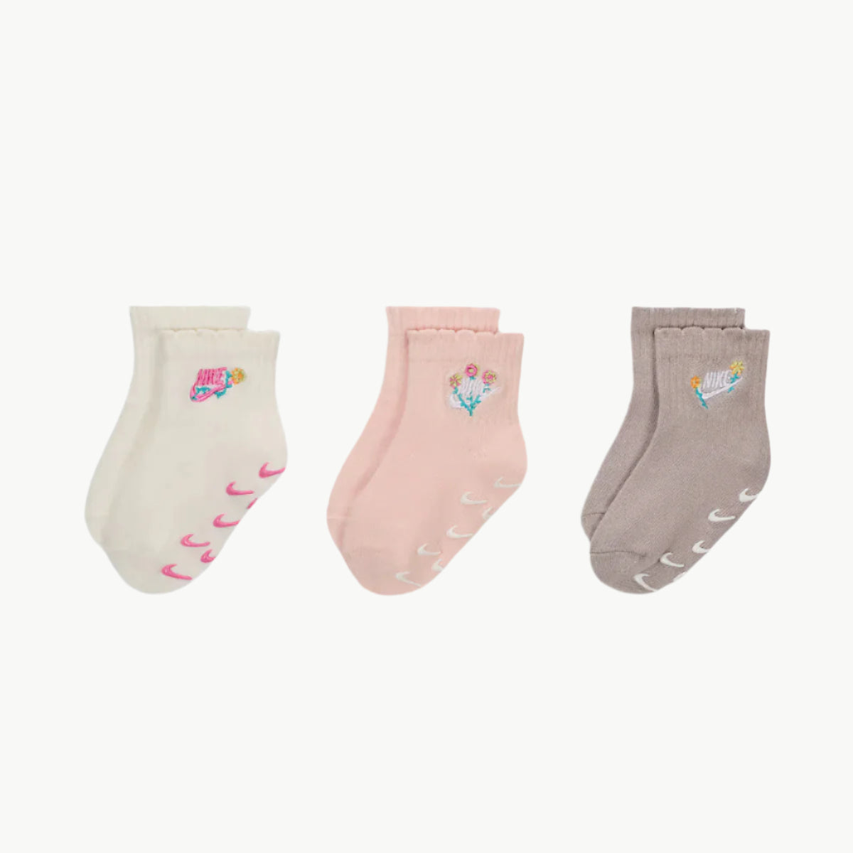 Nike Girls 3 Pack Flowral Socks - Sail with embroidered designs and non-slip grips, perfect for toddlers.