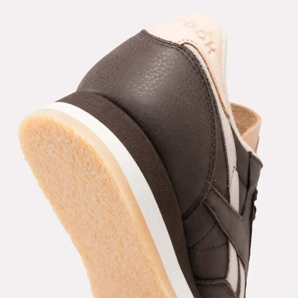 Classic Leather Premium Sneakers (6)