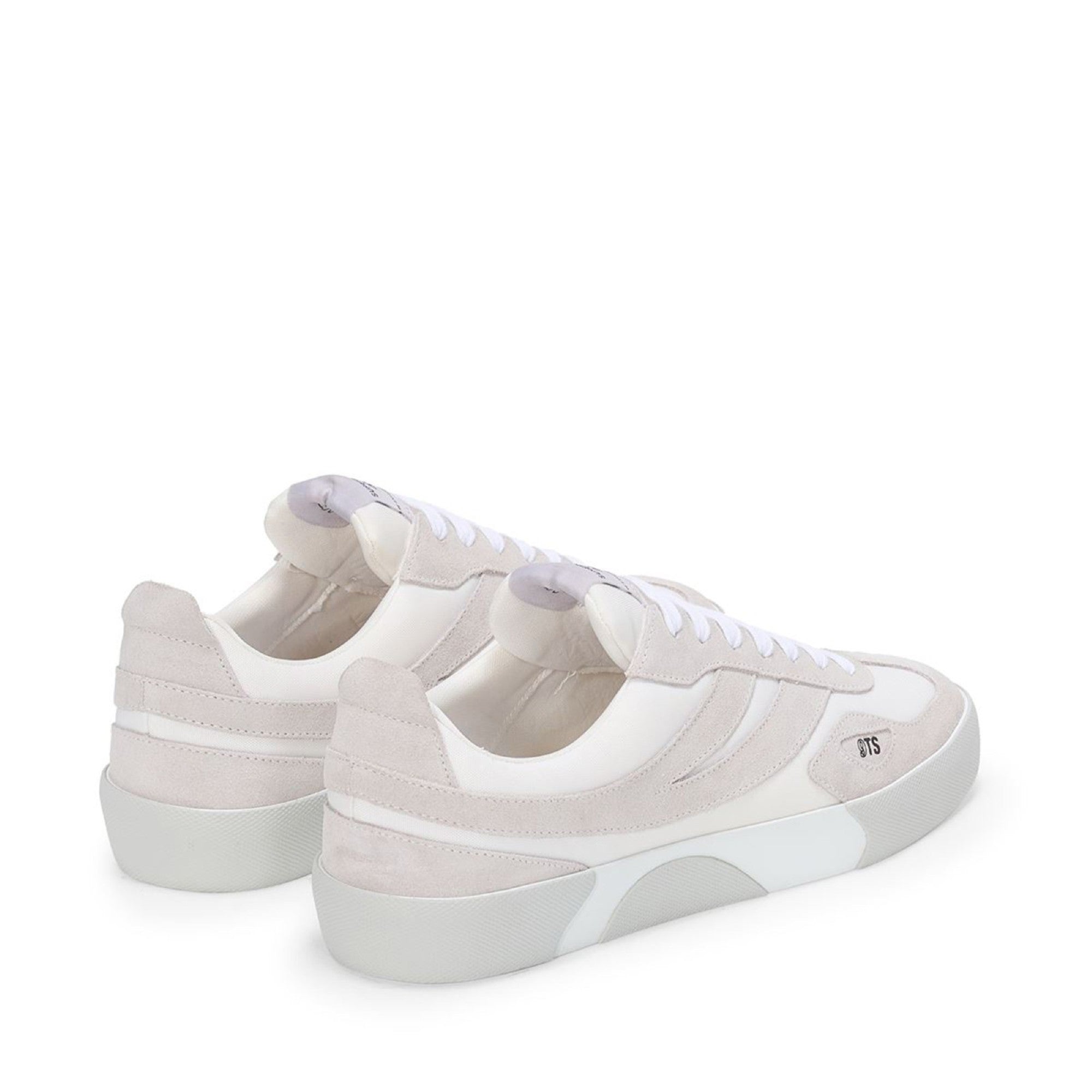 1499 9TS COURT - WHITE GREY SILVER