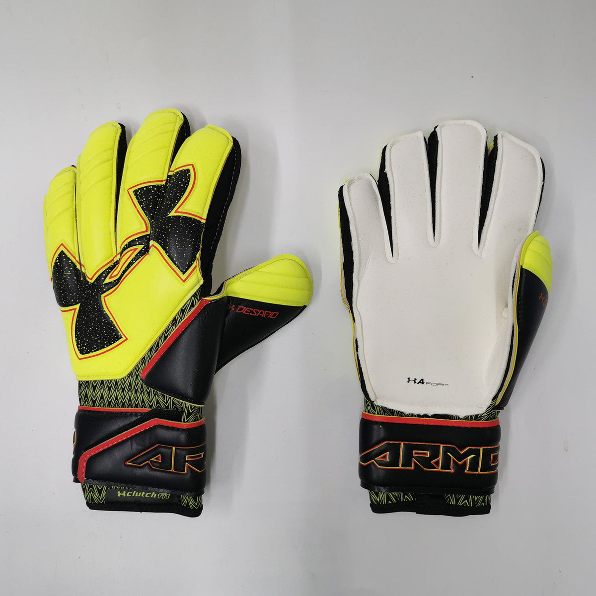 Under Armour full latex gloves Yellow