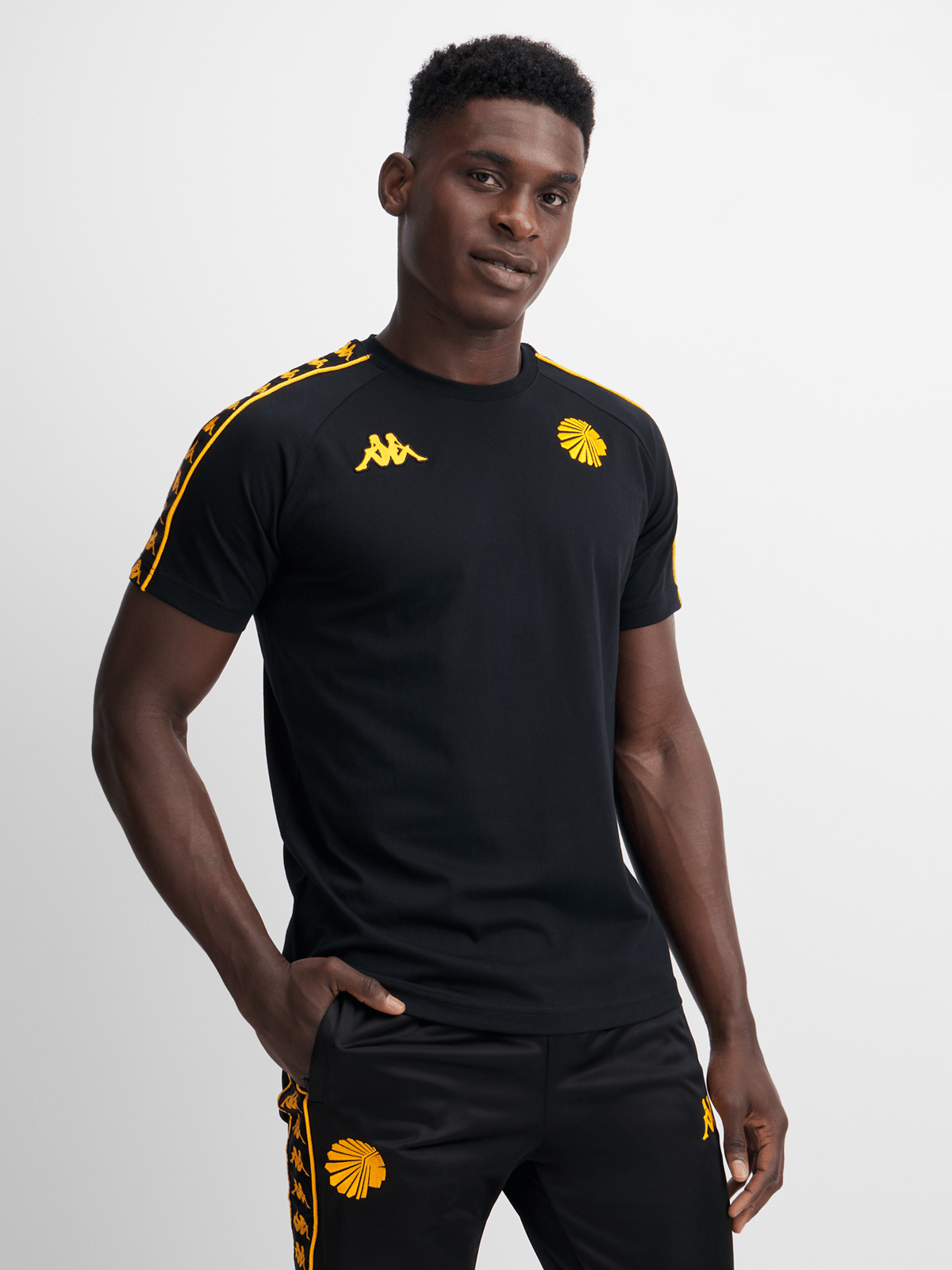 Kappa Men's Kaizer Chiefs 222 Banda Coena Slim-Fit Black Cotton Tee