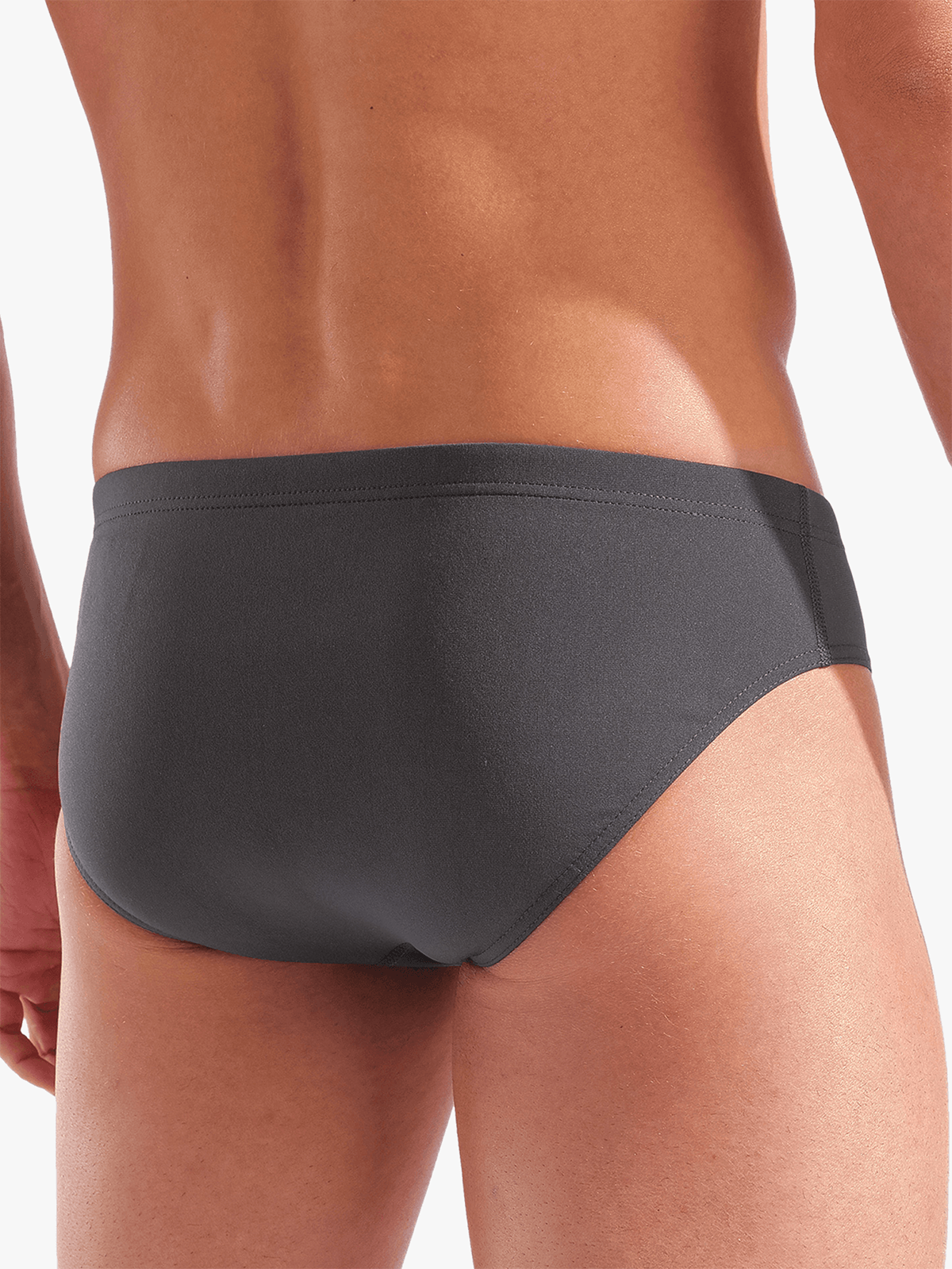 Arena Men&#39;s Team Solid Chlorine-Resistant Swim Brief, Quick Dry Sun Protection